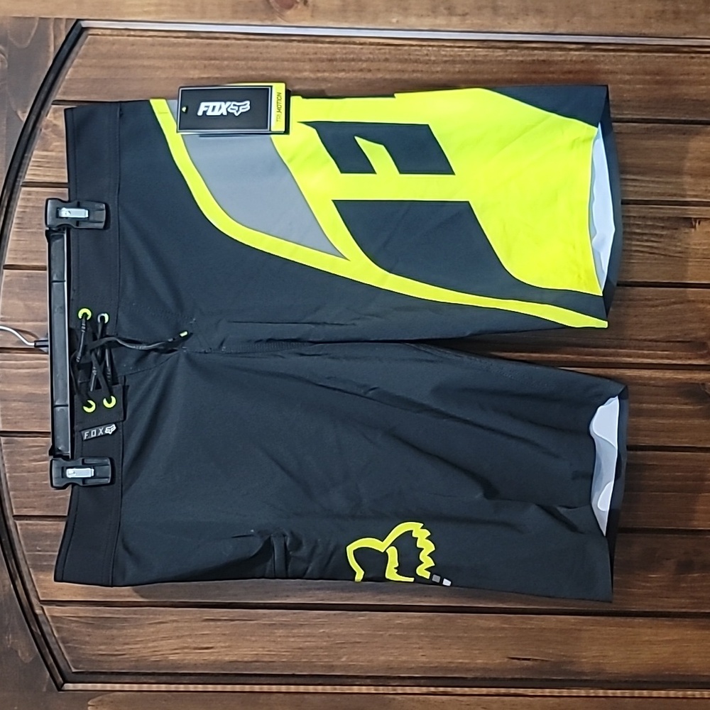 NWT Fox Boardshorts (36)